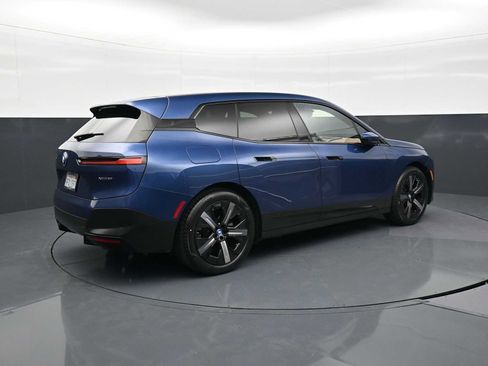 Certified 2023 BMW iX xDrive50 w/ Premium Package AWD/4WD image 5