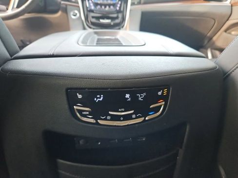 Used 2019 Cadillac Escalade ESV Luxury image 23