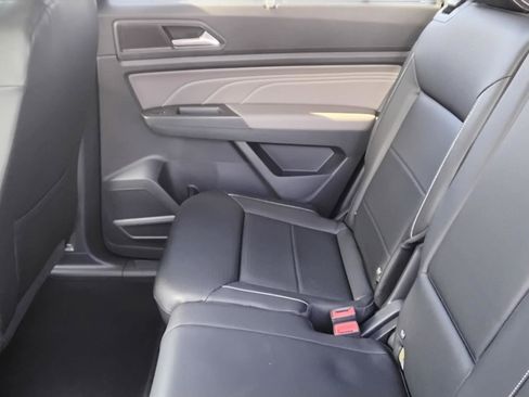 Used 2023 Volkswagen Atlas SE image 21