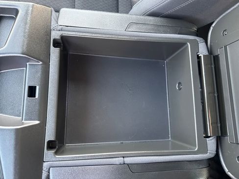 Used 2024 Chevrolet Silverado 1500 LT image 25