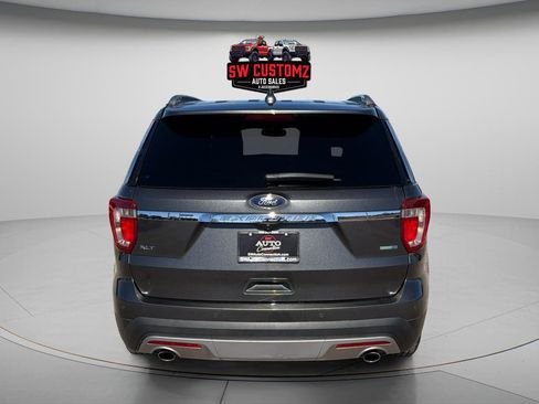 Used 2016 Ford Explorer XLT w/ Equipment Group 202A image 6