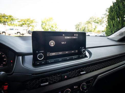 Used 2024 Honda Accord EX image 22