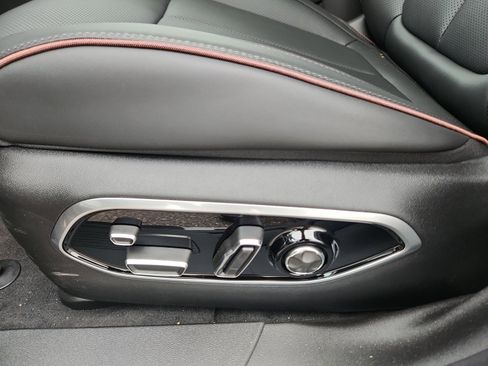 New 2025 Jeep Wagoneer S Launch Edition image 15