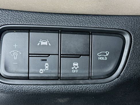 Used 2019 Hyundai Santa Fe Limited w/ Cargo Package image 17