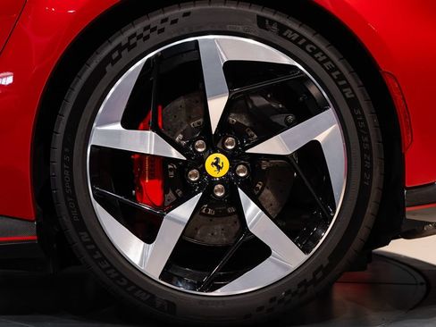 Certified 2025 Ferrari 12Cilindri RWD image 12
