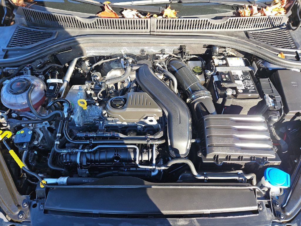 Certified 2025 Volkswagen Jetta Sport FWD image 30