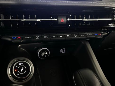 Used 2024 Alfa Romeo Tonale Veloce w/ Premium Interior Package image 18