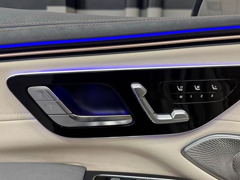 Used 2023 Mercedes-Benz EQS 450+ SUV image 19