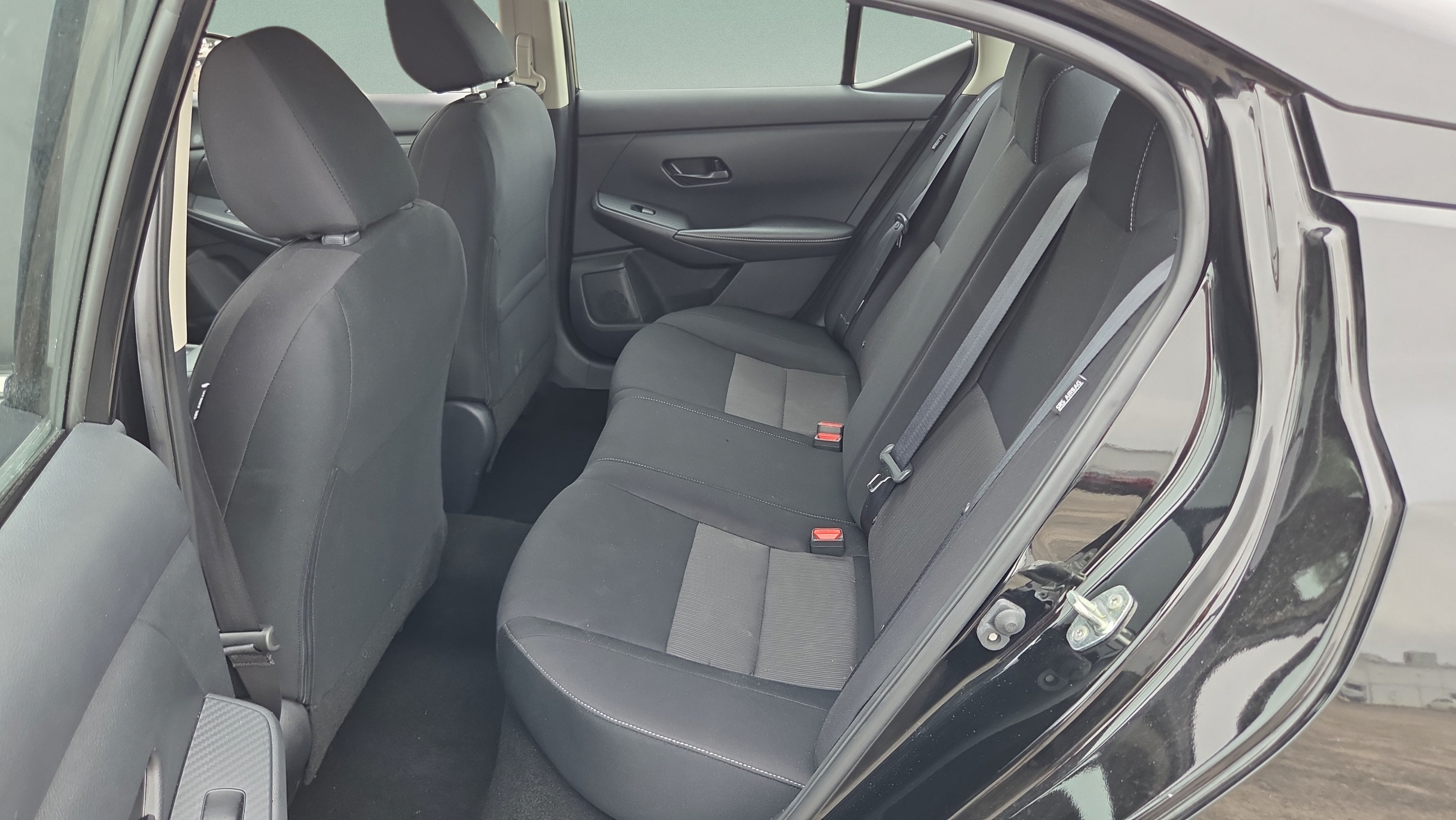 Used 2025 Nissan Sentra SV FWD image 10