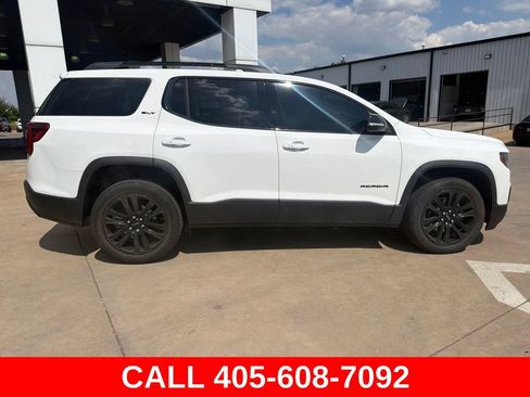 Used 2023 GMC Acadia SLT w/ Elevation Edition FWD image 2