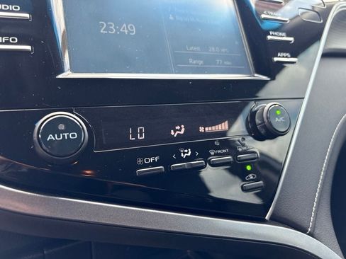 Used 2018 Toyota Camry SE FWD image 22