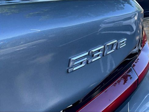 Used 2023 BMW 530e w/ Convenience Package image 10