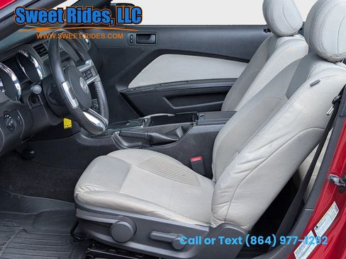 Used 2013 Ford Mustang Convertible RWD image 12