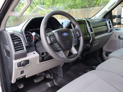 Used 2017 Ford F250 XLT w/ XLT Value Package AWD/4WD image 15