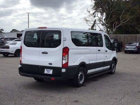 Used 2017 Ford Transit 150 XL image 5
