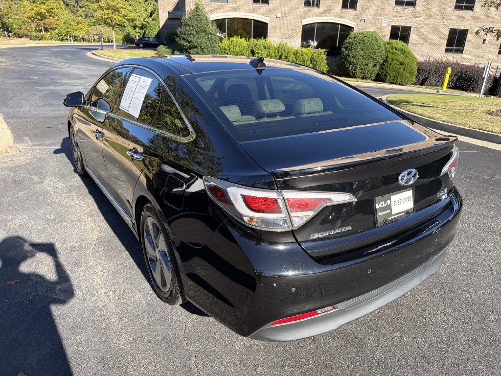 Used 2016 Hyundai Sonata Limited w/ Option Group 02 FWD image 5