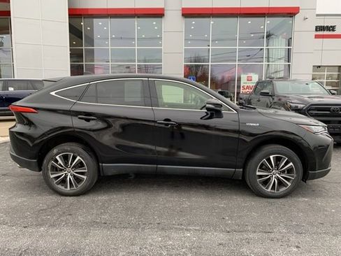 Certified 2021 Toyota Venza XLE w/ Softex Package image 2