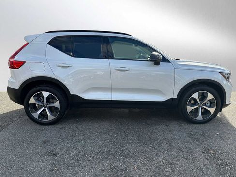 Used 2025 Volvo XC40 B5 Plus w/ Protection Package Premier image 2