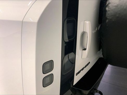 New 2026 Land Rover Defender 110 X-Dynamic SE image 14