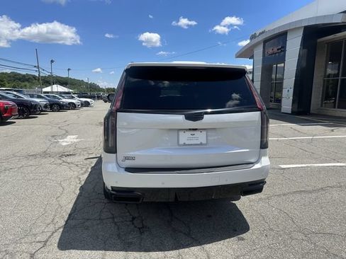 Used 2022 Cadillac Escalade Sport w/ Touring Package AWD/4WD image 4