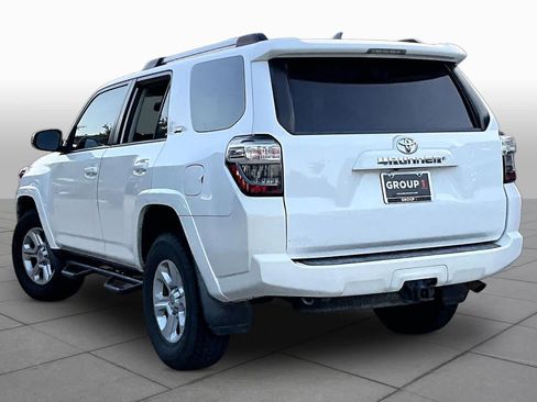 Used 2020 Toyota 4Runner SR5 AWD/4WD image 11