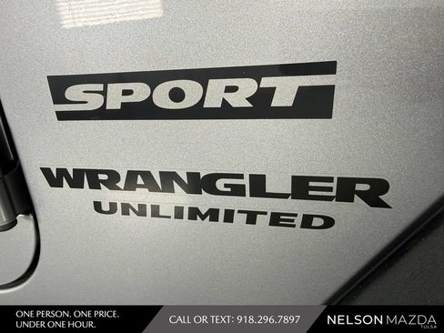 Used 2017 Jeep Wrangler Unlimited Sport w/ Quick Order Package 24S AWD/4WD image 16