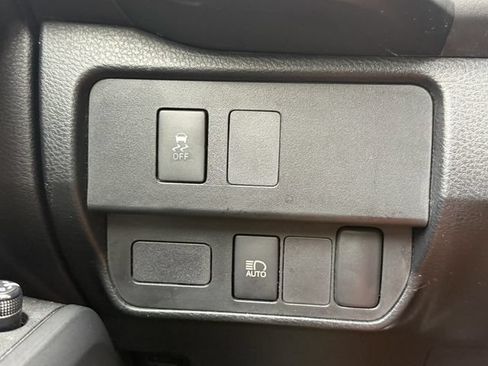 Used 2020 Toyota Tacoma SR RWD image 23