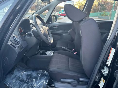 Used 2010 Suzuki SX4 AWD Hatchback image 22