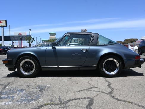 Used 1987 Porsche 911 Carrera RWD image 5