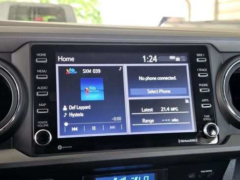 Used 2022 Toyota Tacoma TRD Sport w/ Technology Package RWD image 13