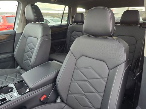New 2026 Volkswagen Atlas SE image 25