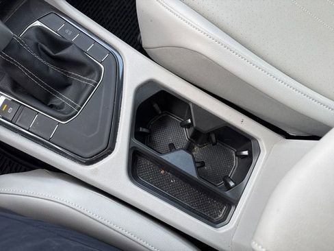 Used 2023 Volkswagen Tiguan SE w/ Panoramic Sunroof Package image 20