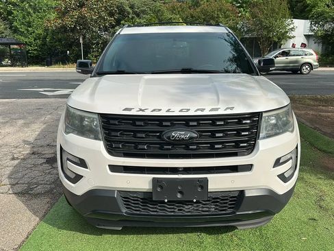 Used 2016 Ford Explorer Sport w/ Equipment Group 401A AWD/4WD image 2