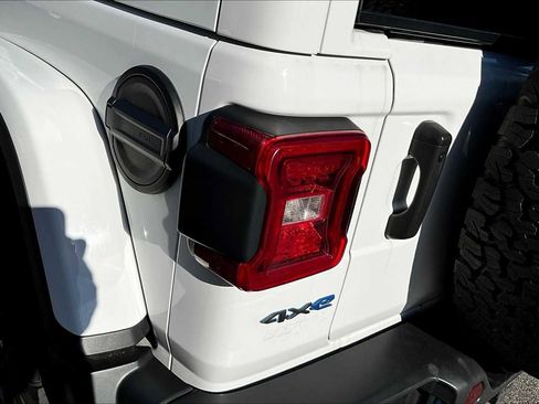 Used 2022 Jeep Wrangler Unlimited Rubicon 4xe w/ Cold Weather Group image 26