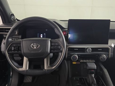 Used 2025 Toyota 4Runner TRD Off-Road Premium AWD/4WD image 13