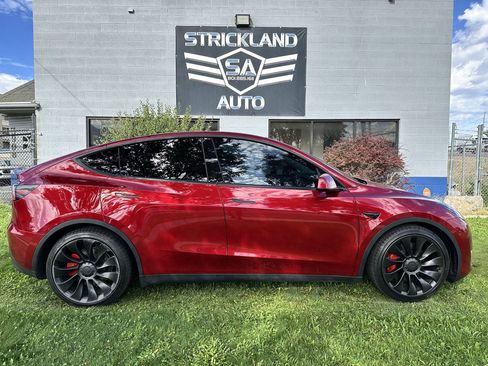 Used 2025 Tesla Model Y Performance AWD/4WD image 5