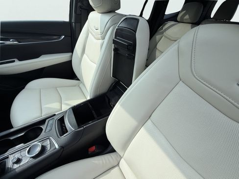 Used 2024 Cadillac XT6 Sport w/ LPO, Floor Liner Package AWD/4WD image 35