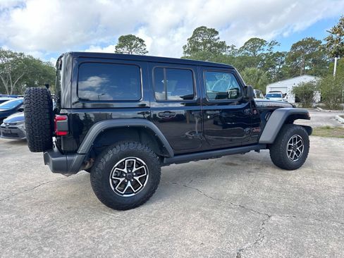 Certified 2024 Jeep Wrangler Unlimited Rubicon AWD/4WD image 3