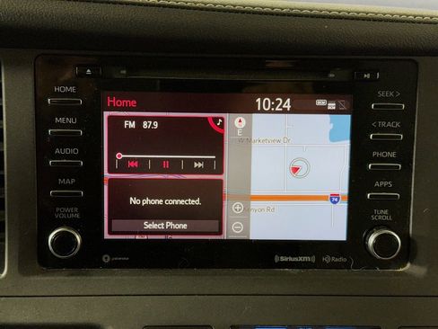 Used 2020 Toyota Sienna XLE image 15