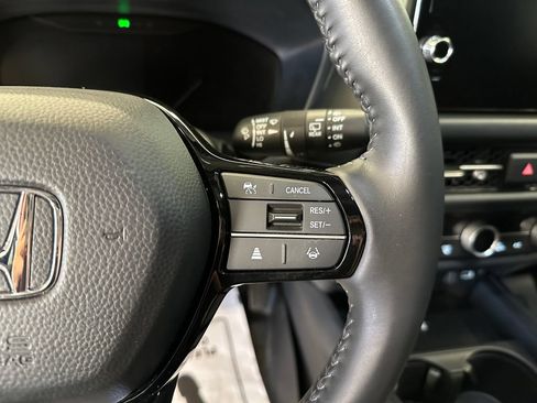 Used 2024 Honda HR-V EX-L image 12
