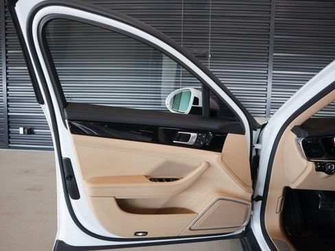 Certified 2023 Porsche Panamera 4 AWD/4WD image 25