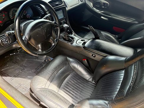 Used 2004 Chevrolet Corvette Convertible w/ Preferred Equipment Group RWD image 37