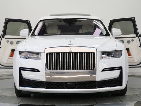 Used 2022 Rolls-Royce Ghost w/ Ghost Package AWD/4WD image 4