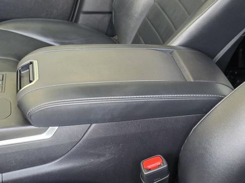 Used 2023 Toyota Highlander XLE FWD image 9