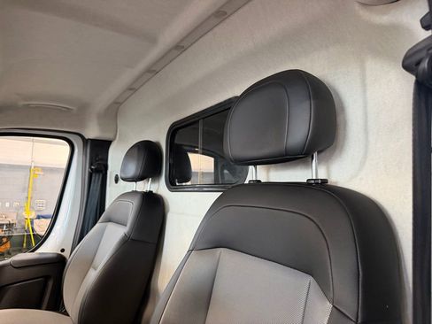 Used 2025 RAM ProMaster 2500 w/ Convenience Group FWD image 22