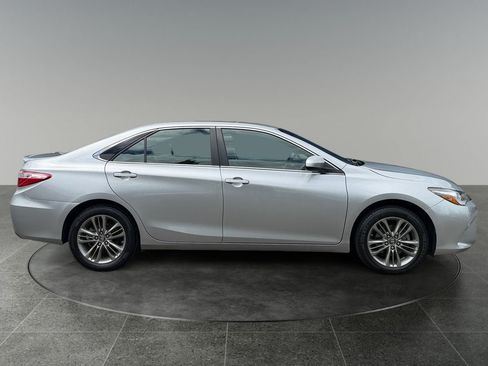 Used 2017 Toyota Camry SE FWD image 10