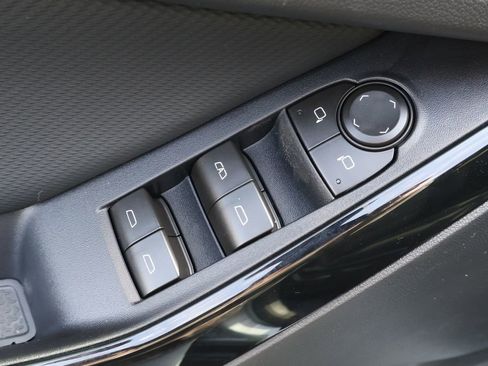 New 2026 Chevrolet Equinox LT w/ Safety and Technology Package FWD image 17