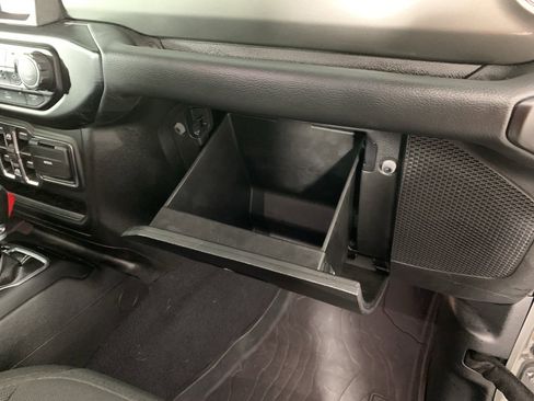 Used 2023 Jeep Gladiator Overland w/ LED Lighting Group image 41