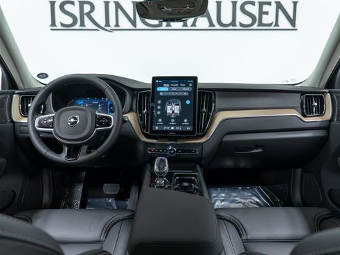 New 2026 Volvo XC60 B5 Ultra w/ Climate Package AWD/4WD image 15