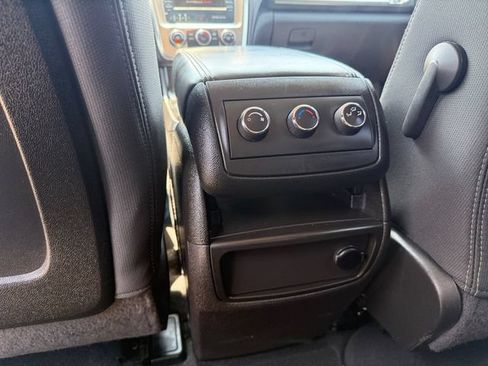 Used 2013 GMC Acadia SLE FWD image 21